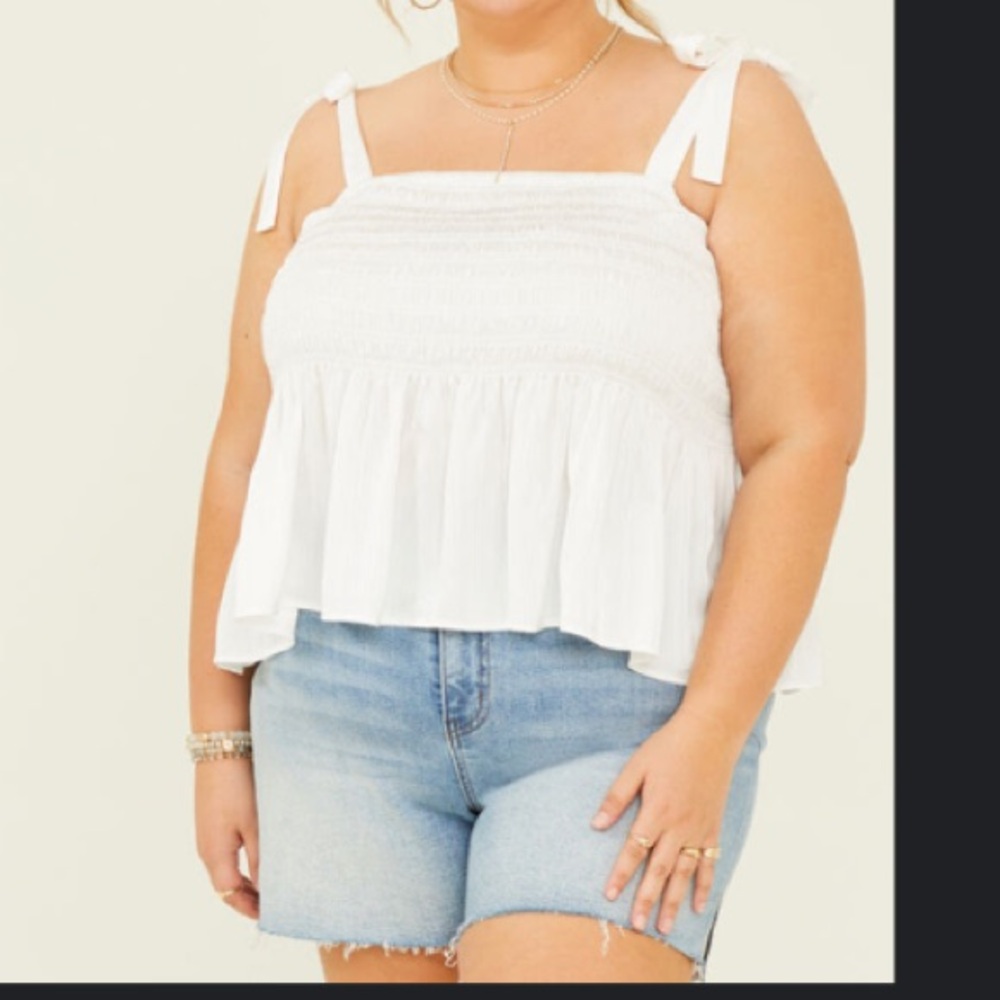 Arula Leo top